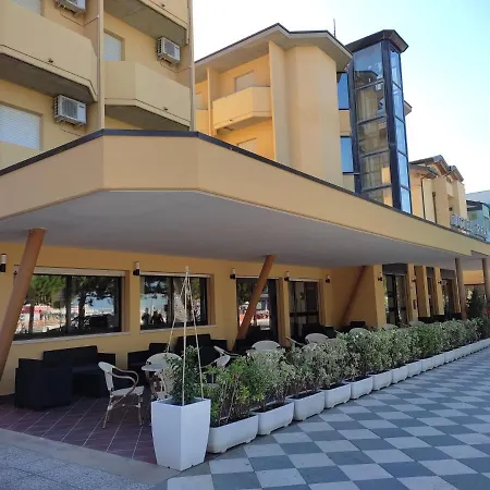 Real Hotell 3*