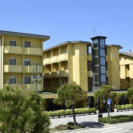 Real Hotell 3*